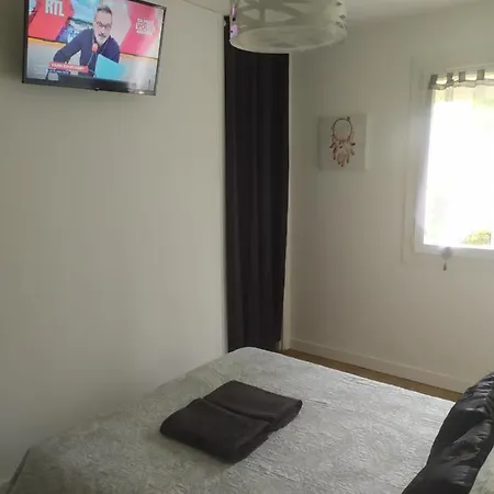 Appartement 8 Couchages 3 Chambres Sens Exterior photo